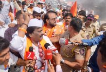 कांद्याचे भाव कोसळल्याने समृद्धी एक्स्प्रेस वे ३० मिनिटे रोखून धरला