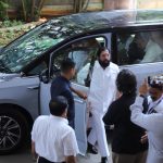 इंधन बचतीसाठी शिंदेंचा पुढाकार; ईव्ही गाडीचा वापर सुरू