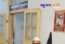 फ्लेक्सबंदीच्या आदेशांचे उल्लंघन; कोपरगावात संजय काळे यांचे बैठा सत्याग्रह